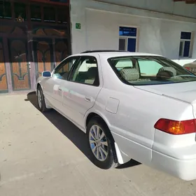 Toyota Camry 2000