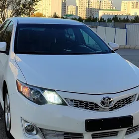 Toyota Camry 2014