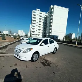 Nissan Versa 2013