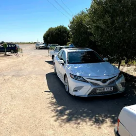 Toyota Camry 2018