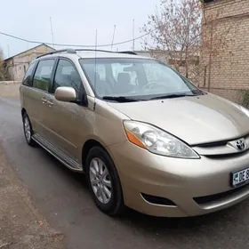 Toyota Sienna 2005