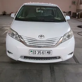 Toyota Sienna 2015