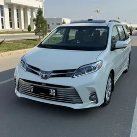 Toyota Sienna 2020