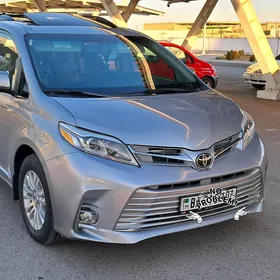 Toyota Sienna 2017