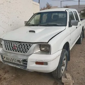 Mitsubishi L200 2003