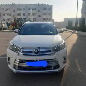 Toyota Highlander 2019