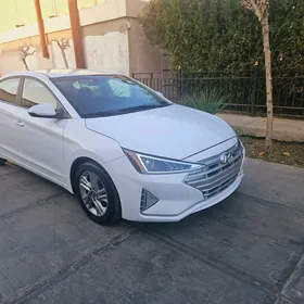 Hyundai Elantra 2020