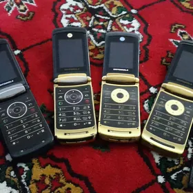 Motorola RAZR2 V8 Luxury