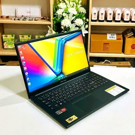 ASUS Vivobook/Ryzen 3/RAM 8GB