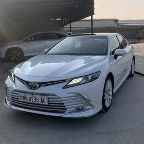 Toyota Camry 2021