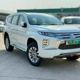 Mitsubishi Montero Sport 2023