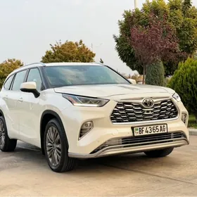 Toyota Highlander 2021