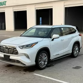 Toyota Highlander 2022