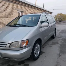 Toyota Sienna 2002