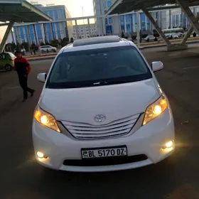 Toyota Sienna 2011