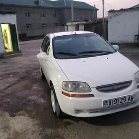 Chevrolet Aveo 2004