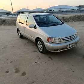 Toyota Sienna 2002