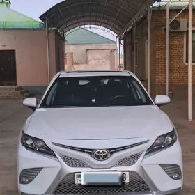 Toyota Camry 2020