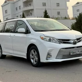 Toyota Sienna 2018