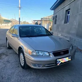 Toyota Camry 2001