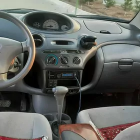 Toyota Echo 2000