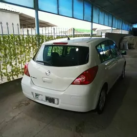 Nissan Versa 2010