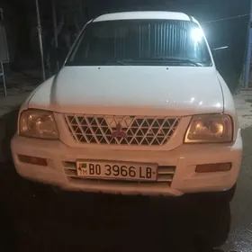 Mitsubishi L200 2004