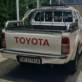 Toyota Hilux 2012