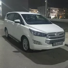 Toyota Innova 2019