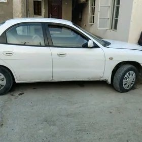 Daewoo Nubira 1998