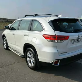 Toyota Highlander 2016