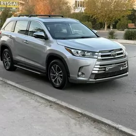 Toyota Highlander 2019