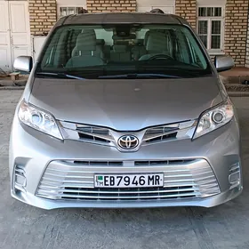 Toyota Sienna 2019