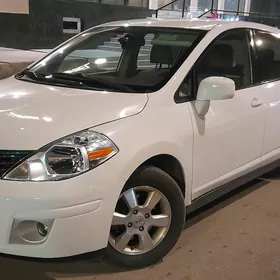 Nissan Versa 2012