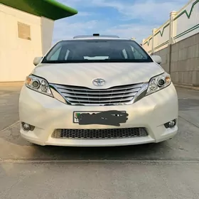 Toyota Sienna 2017