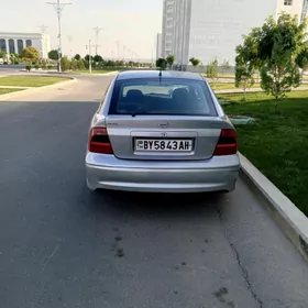 Opel Vectra 2000