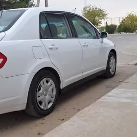 Nissan Versa 2010