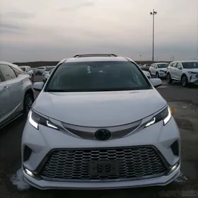 Toyota Sienna 2021