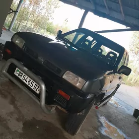 Nissan Terrano 1994