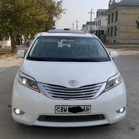 Toyota Sienna 2010