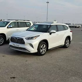 Toyota Highlander 2022