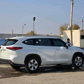 Toyota Highlander 2020