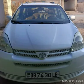 Toyota Sienna 2004