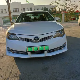 Toyota Camry 2014