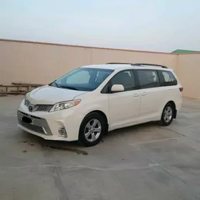 Toyota Sienna 2016