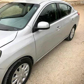 Nissan Versa 2013