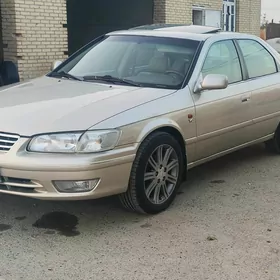 Toyota Camry 2000