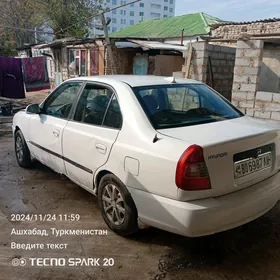 Hyundai Accent 2000