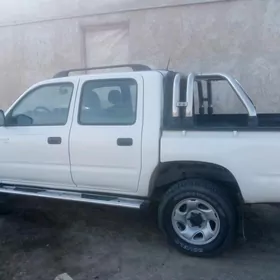 Toyota Hilux 2001