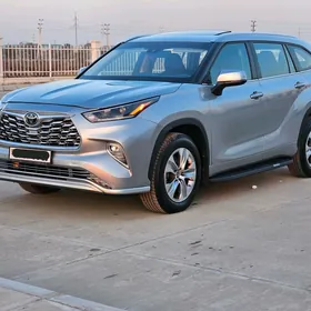 Toyota Highlander 2021